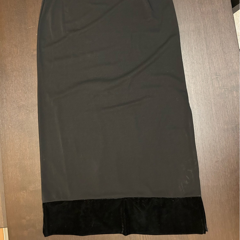 Merona straight skirt with velvet trim bottom